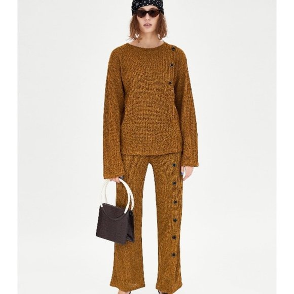 SOLD Zara Button Ribbed Sweater - Picture 6 of 7